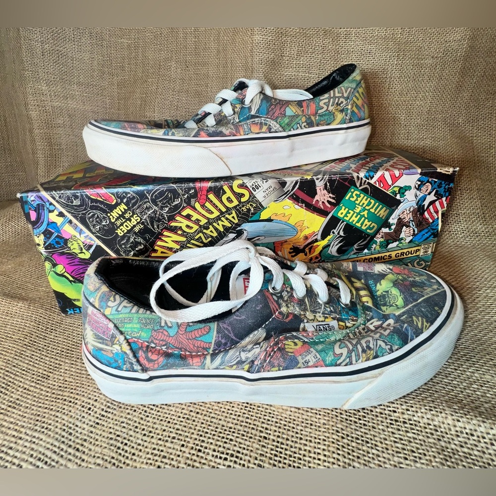 VANS Marvel 2013 Vibrant Comic Print Sneakers limited addition in original box